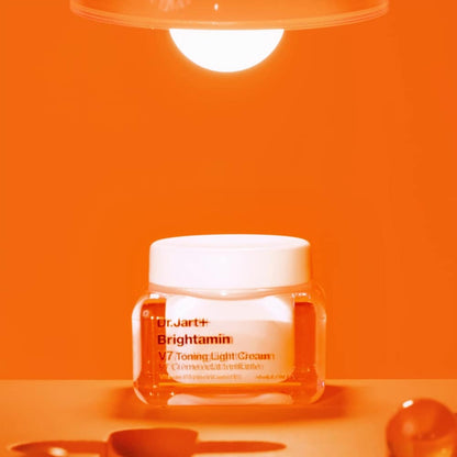 V7 Toning Light Cream